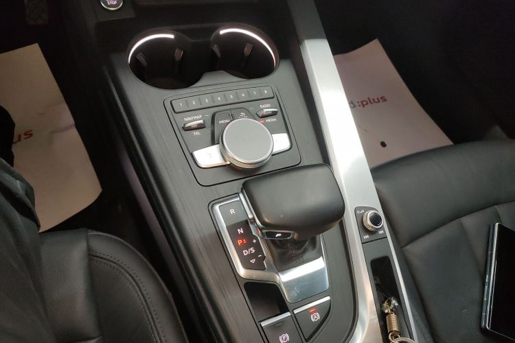 奥迪A4L 2019款 40 TFSI 时尚型 国VI中控内饰18