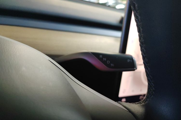 特斯拉 Model Y 2022款 改款 长续航全轮驱动版中控内饰18