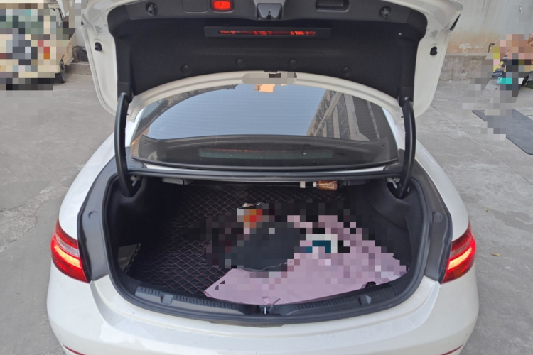 奔驰E级(进口) 2020款 E 260 轿跑车局部细节23