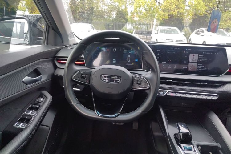 吉利汽车 2022款 缤瑞COOL 1.5T DCT电掣版中控内饰13