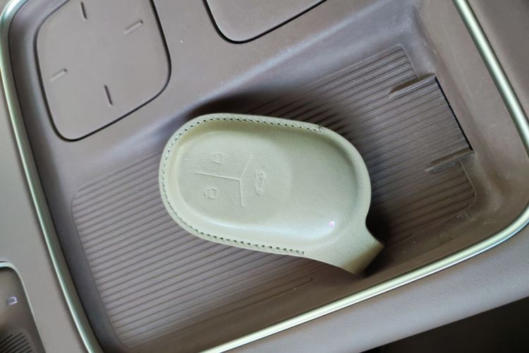 蔚来ES8 2023款 75kWh中控内饰7001