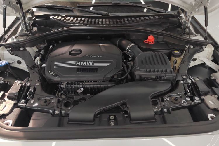 宝马1系 2021款 120i M运动曜夜版机舱底盘24