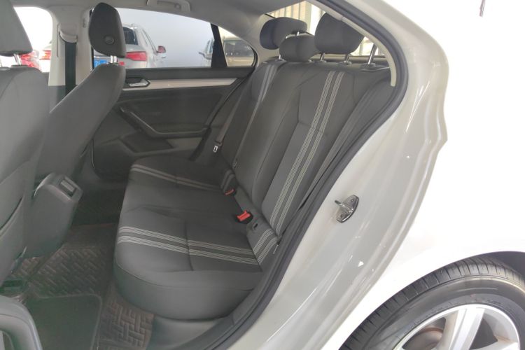 大众 凌渡 2018款 230TSI DSG风尚版中控内饰7004