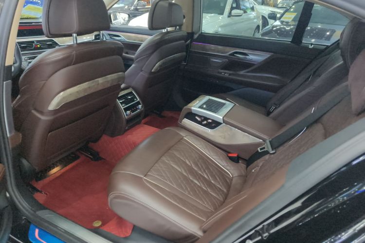 宝马7系 2021款 740Li 领先型 豪华套装中控内饰21