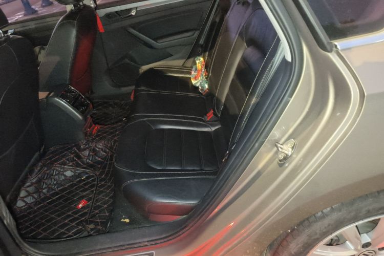 大众 帕萨特 2017款 330TSI DSG尊荣版中控内饰21