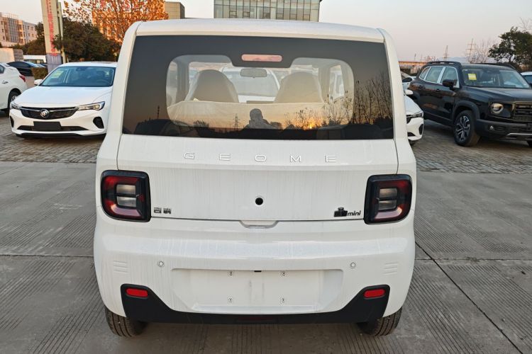 吉利银河 2024款 熊猫mini 200km 耐力熊车身外观6