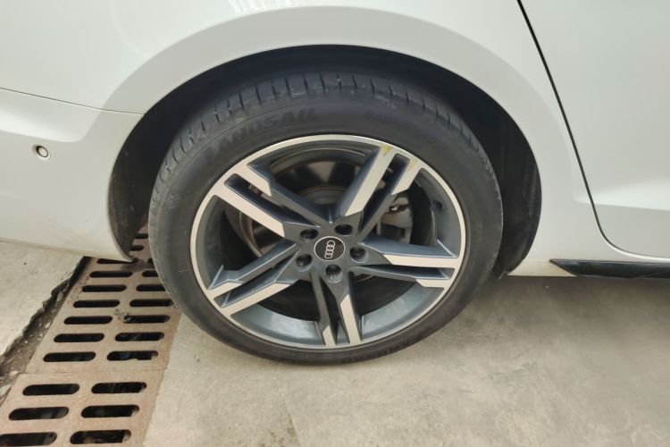 奥迪A4L 2022款 40 TFSI 豪华动感型车身外观6005