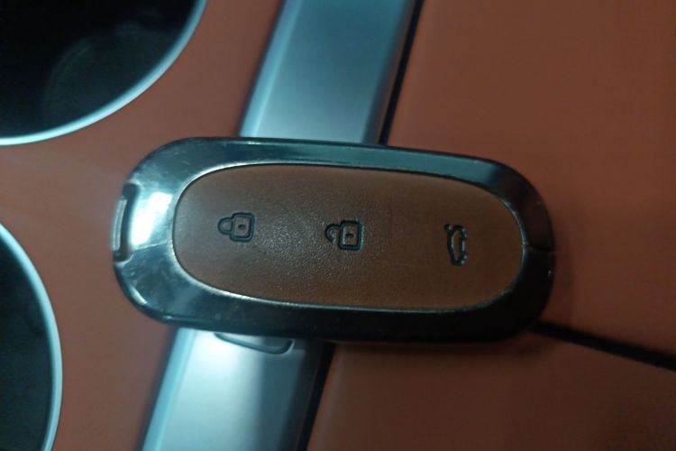 理想汽车 理想L8 2023款 Max中控内饰7001