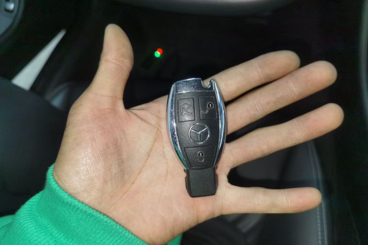 奔驰C级(进口) 2018款 C 200 轿跑车中控内饰11