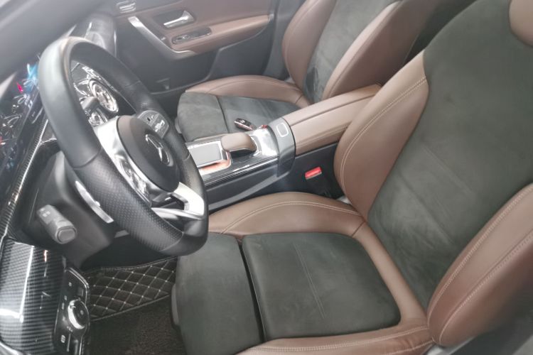 奔驰A级 2019款 A 200 L 运动轿车中控内饰19