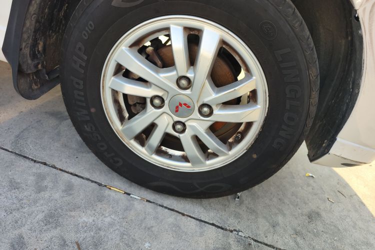 五菱汽车 五菱宏光 2019款 1.5L S舒适型国VI LAR车身外观6007