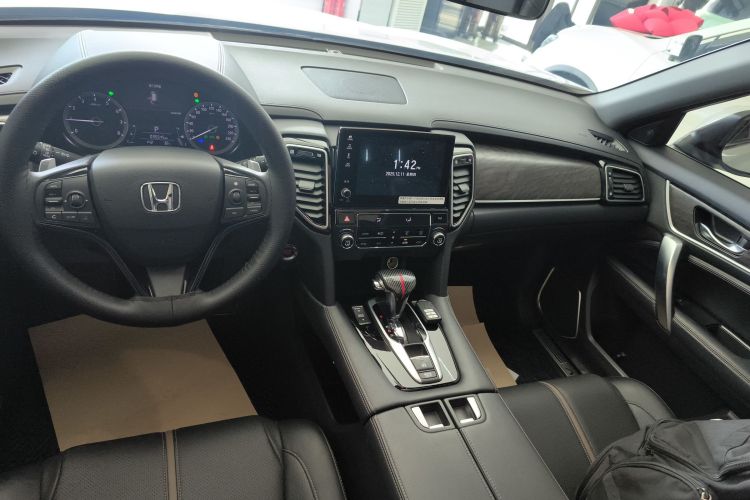 本田UR-V 2020款 240TURBO 两驱致悦版中控内饰18