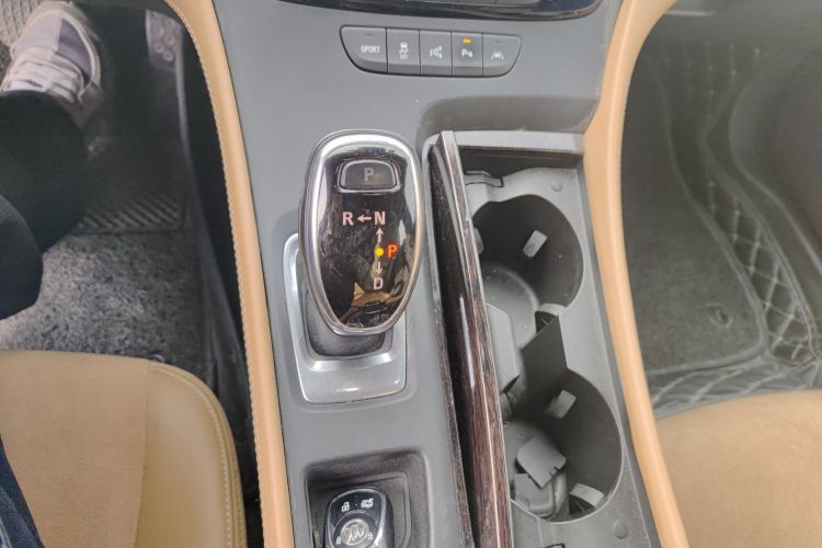 别克 君越 2016款 28T 豪华型局部细节18