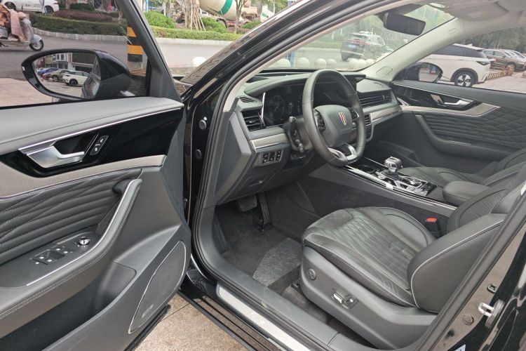 红旗HS5 2022款 改款 2.0T 智联旗享四驱版中控内饰7003