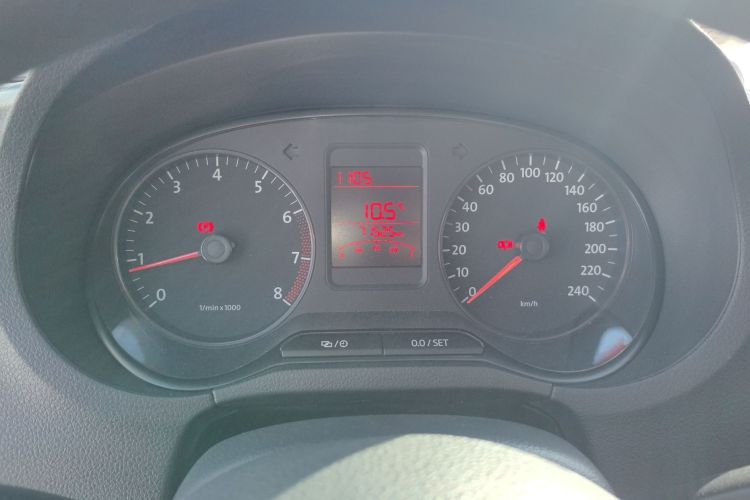 大众 Polo 2013款 1.4L 手动风尚版中控内饰14