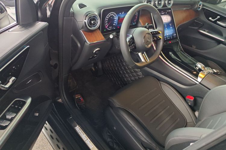 奔驰GLC 2023款 GLC 300 L 4MATIC 动感型 5座中控内饰7003