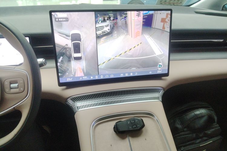 小鹏X9 2025款 740超长续航 Max中控内饰16