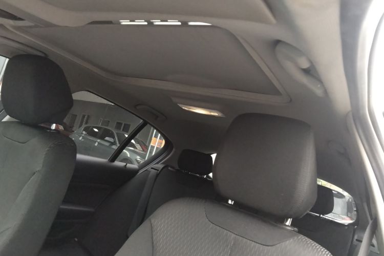 宝马1系(进口) 2016款 118i 领先型局部细节22