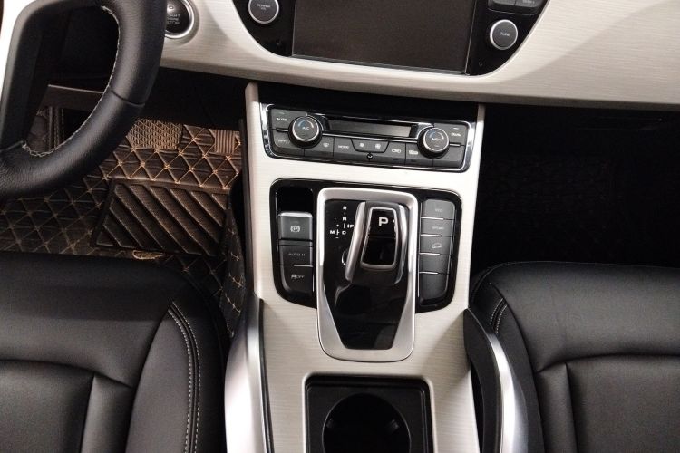 吉利汽车 博越 2020款 1.8TD DCT两驱智雅型中控内饰18