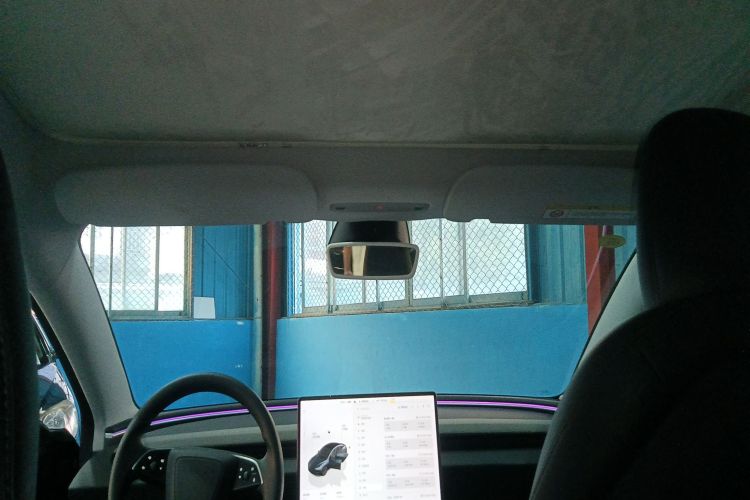 特斯拉 Model 3 2023款 后轮驱动版中控内饰22