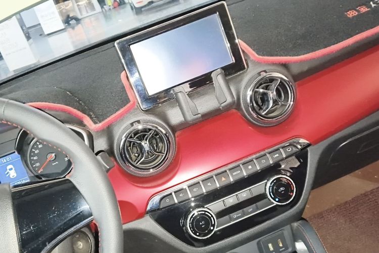 北京汽车 绅宝X35 2016款 1.5L 手动精英版中控内饰16