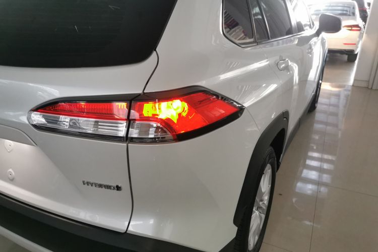 丰田 卡罗拉锐放 2023款 双擎 2.0L 先锋版车身外观6006