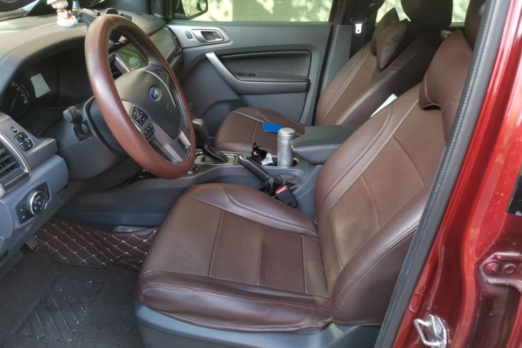 福特 撼路者 2017款 2.0T 汽油自动四驱豪华版 7座中控内饰19