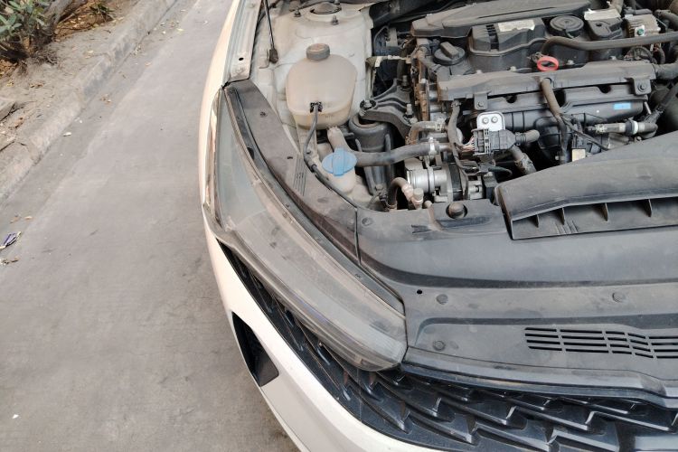 起亚K5 2020款 270T CVVD 豪华科技版局部细节9006