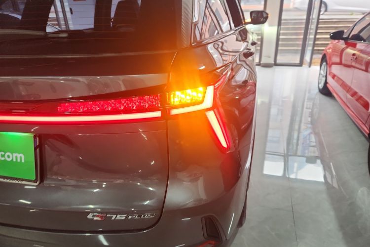 长安CS75 PLUS 2022款 第二代 1.5T 自动豪华型车身外观9