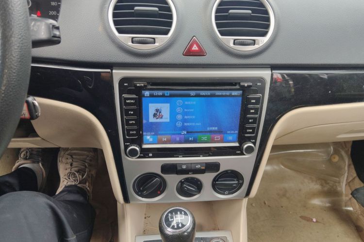 大众 朗逸 2011款 1.6L 手动品悠版中控内饰16