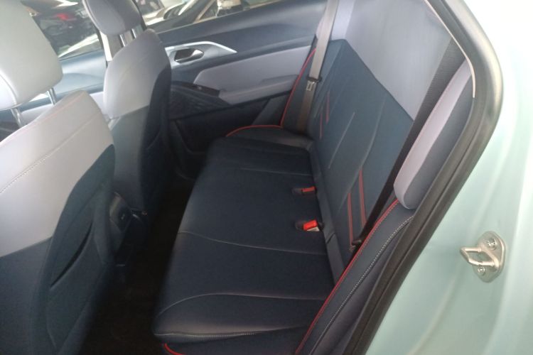 吉利几何E萤火虫 2022款 401KM 霹雳虎 4座中控内饰21