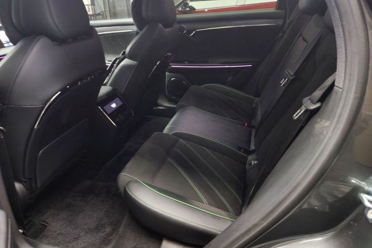 岚图汽车 岚图FREE 2025款 318 318km 后驱环游版中控内饰7004