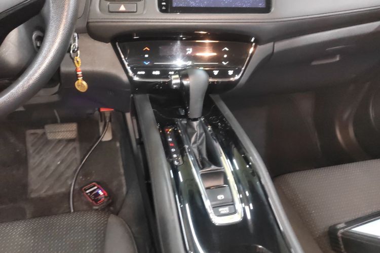 本田 缤智 2019款 220 TURBO CVT精英版 国VI中控内饰18