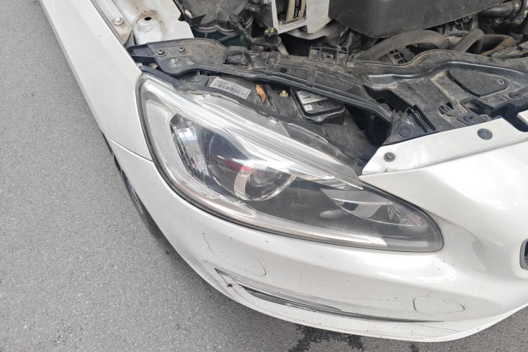 沃尔沃S60 2018款 S60L T3 智进进取版车身外观8