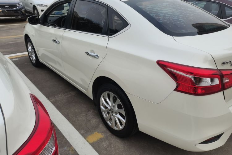 日产 轩逸 2019款 经典 1.6XE CVT舒适版车身外观4