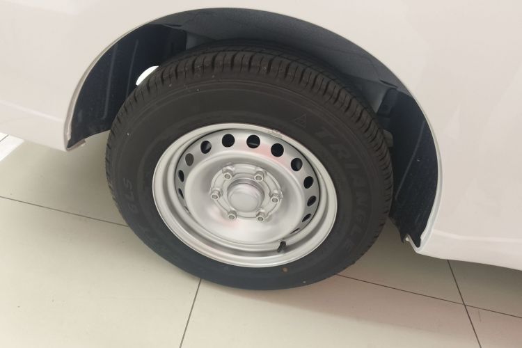 五菱汽车 五菱扬光 2025款 310KM 客车版宁德时代定制版车身外观6008