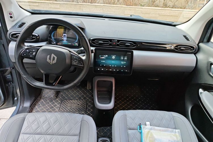 零跑汽车 零跑T03 2021款 400豪华版中控内饰12