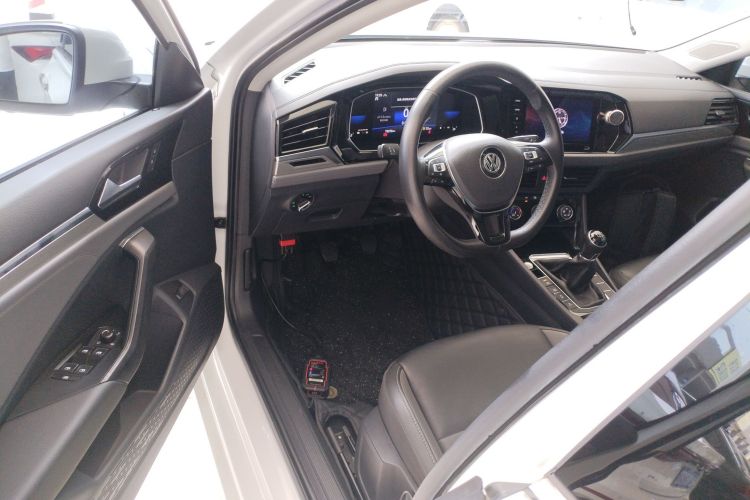 大众 速腾 2021款 200TSI 手动超越版中控内饰20