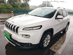 Jeep 自由光 2017款 2.0L 优越版