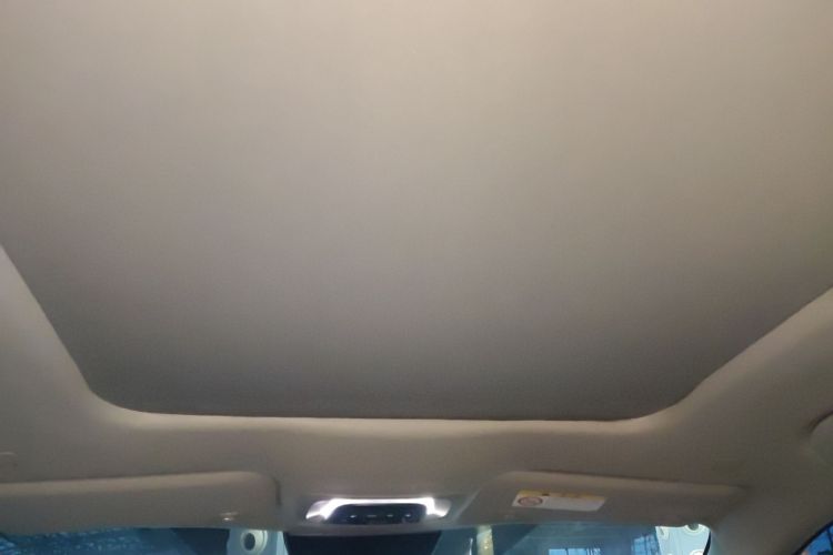 丰田 锋兰达 2023款 2.0L 智能电混双擎 尊贵版中控内饰22