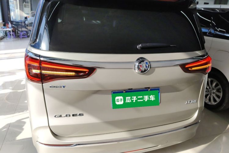别克GL8 2022款 ES陆尊 653T 旗舰型车身外观6
