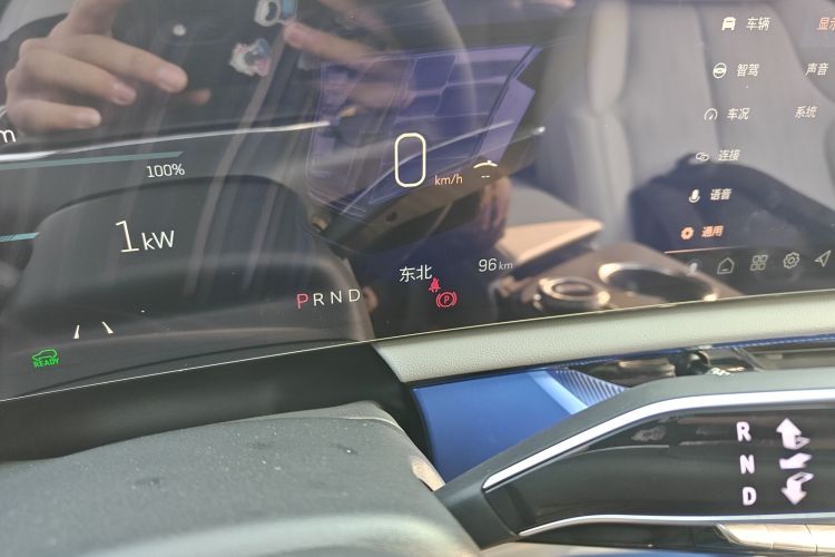 凯迪拉克 IQ傲歌 2024款 标准续航版中控内饰15