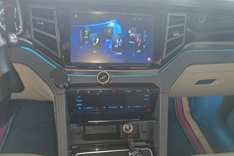 众泰 大迈X7 2017款 2.0T DCT至尊型中控内饰16