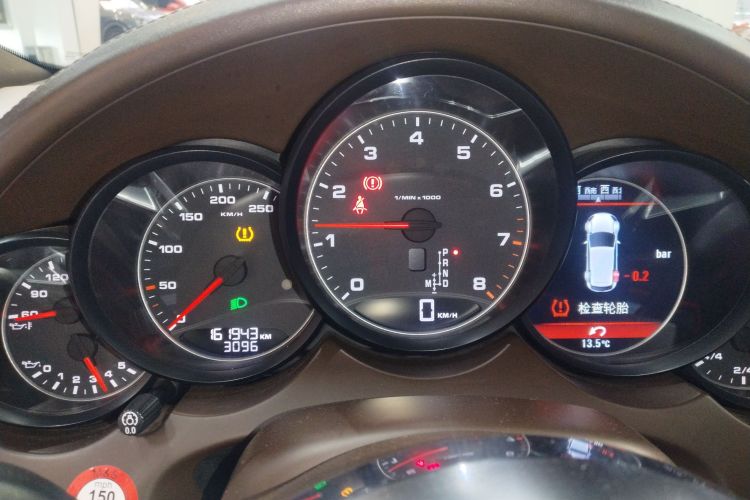保时捷 2015款 Cayenne 3.0T中控内饰14
