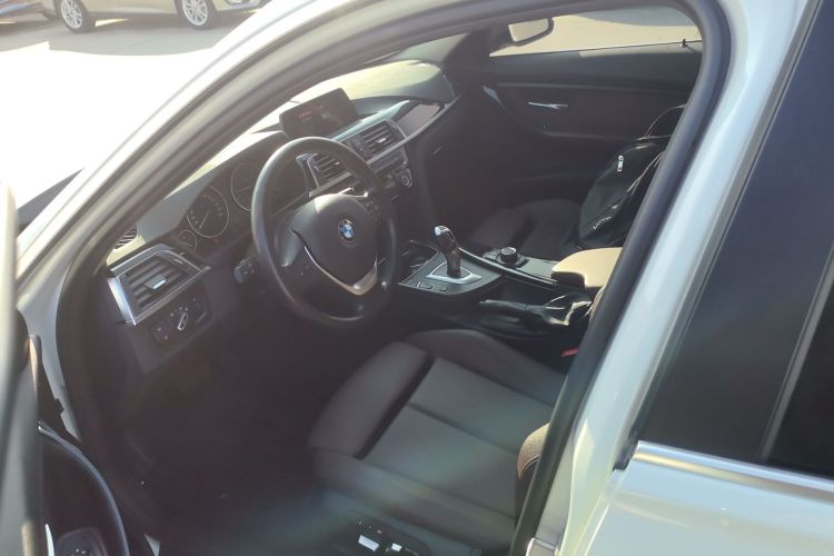 宝马3系 2018款 320Li 时尚型中控内饰19