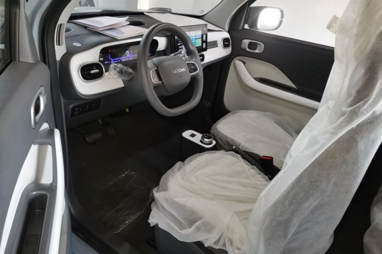 吉利银河 2025款 210km 熊猫卡丁中控内饰20