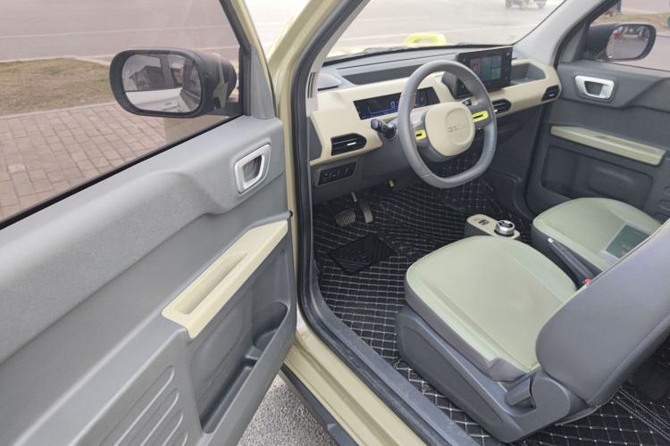 吉利银河 2024款 200km 熊猫骑士中控内饰7003