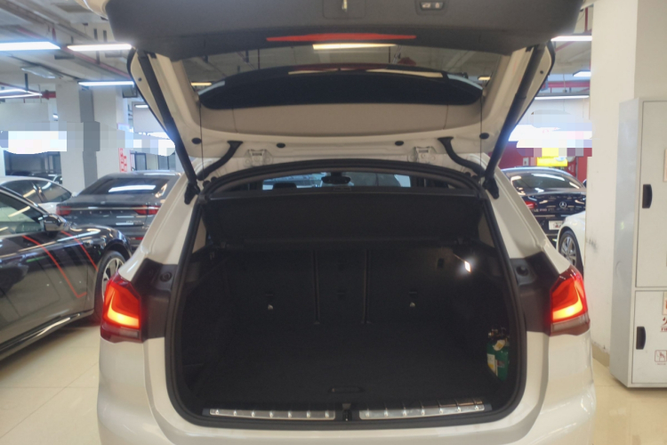 宝马X1 2020款 sDrive25Li 领先型机舱底盘23