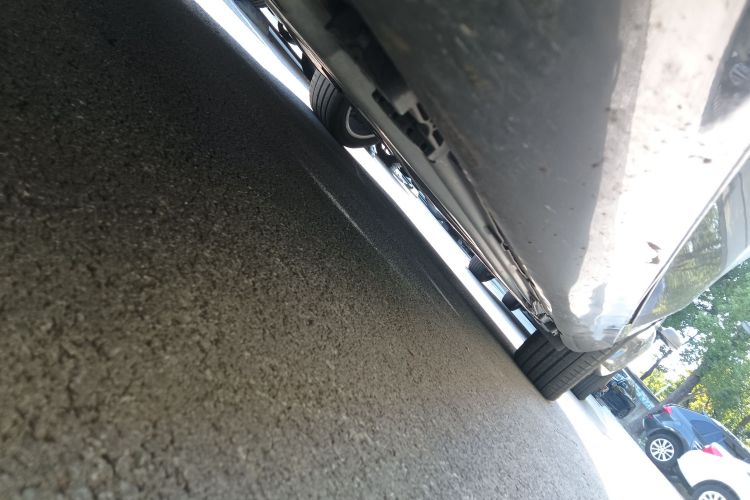 奔驰E级 2021款 E 300 L 时尚型局部细节9004