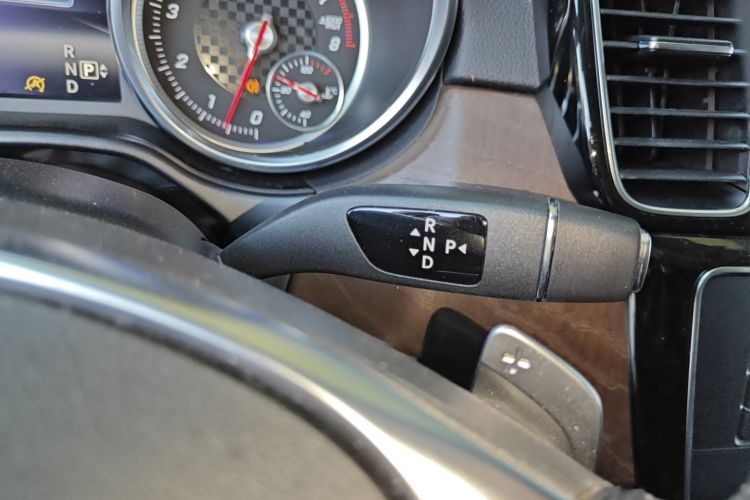 奔驰GLE 2016款 GLE 450 AMG 4MATIC中控内饰18